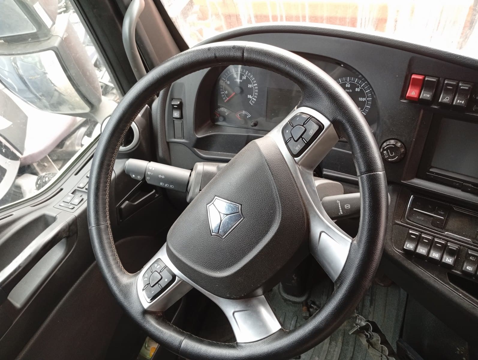 Sitrak C7H 4x2 Седельный тягач - 5