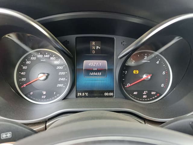 Mercedes-Benz V - 6
