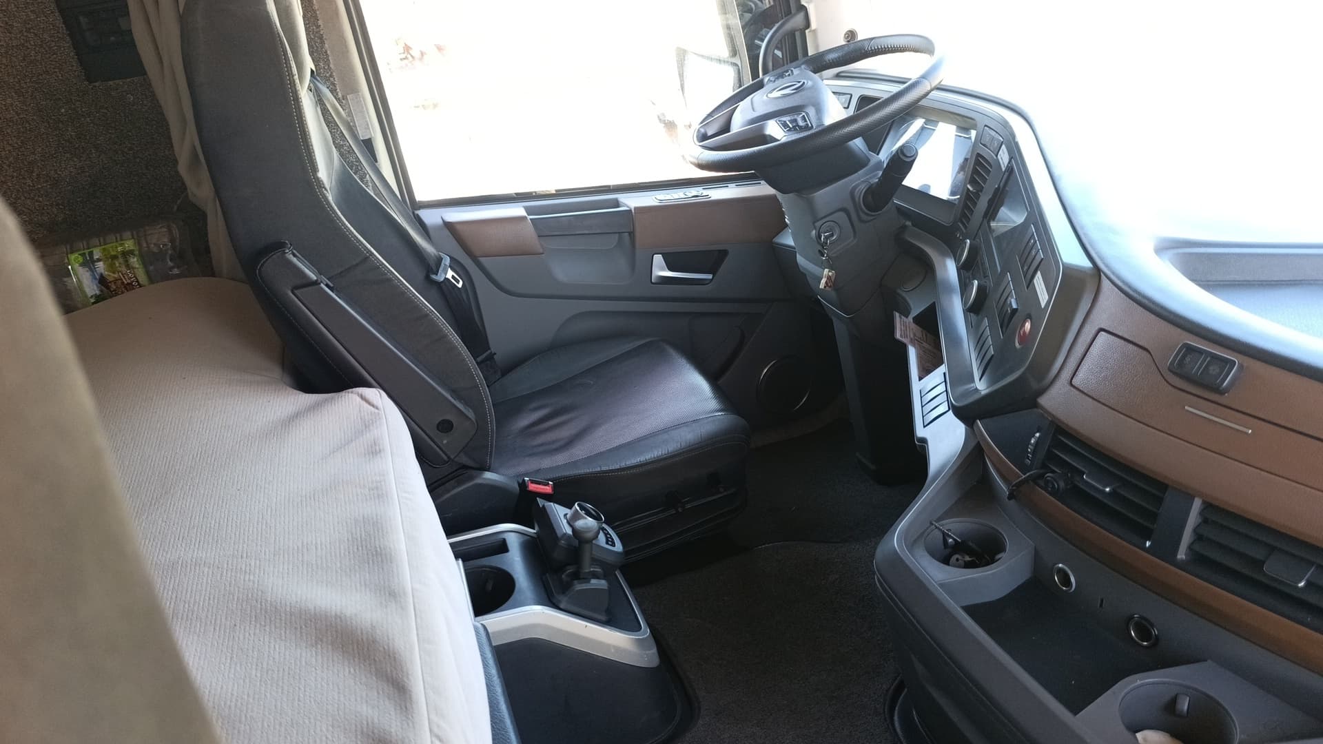 Dongfeng DFH 4x2 Седельный тягач - 8