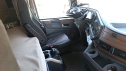 Dongfeng DFH 4x2 Седельный тягач - 8