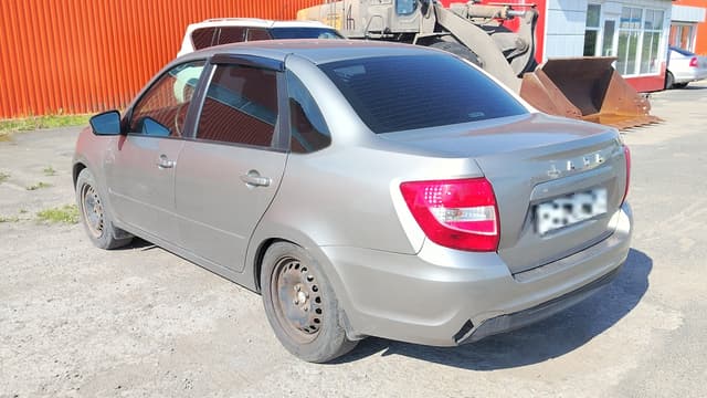 Lada Granta седан - 4