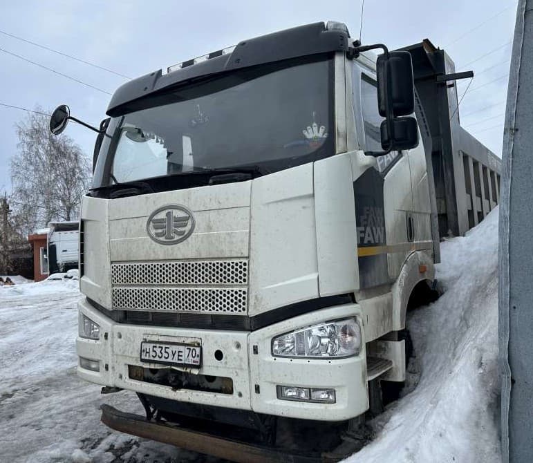 FAW CA 3310 8x4 Самосвал - 1