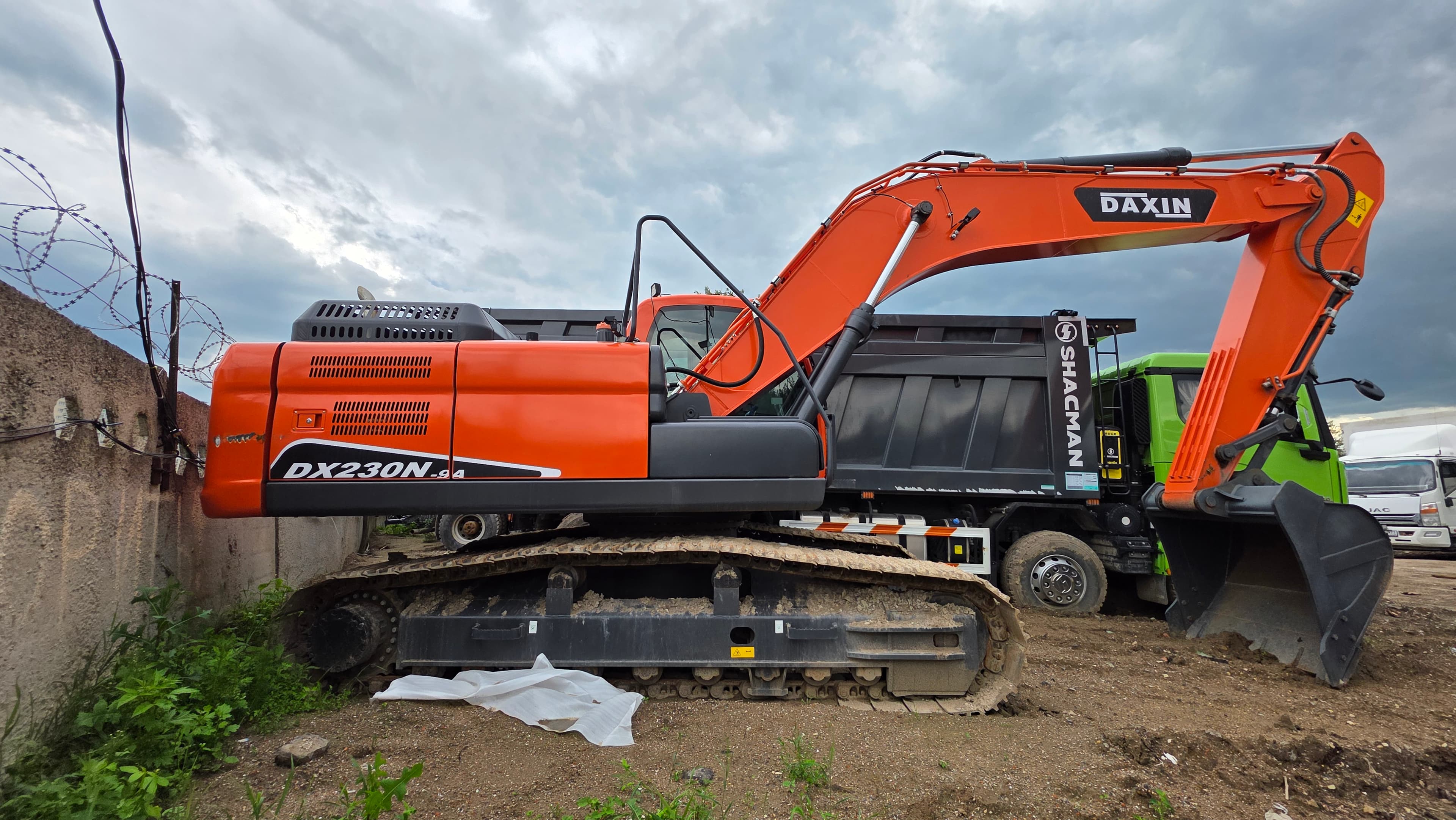 Daxin DX230* Экскаватор - 2