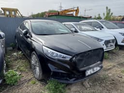 Hongqi H5 - 2
