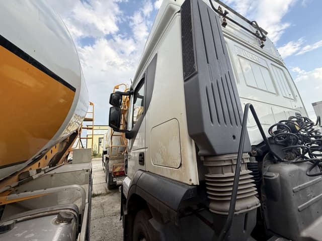 Iveco STRALIS 4x2 седельный тягач - 4