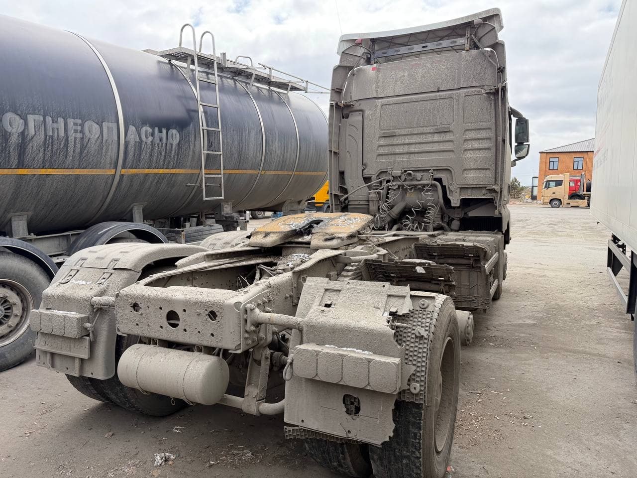 Sitrak C7H 6x4 Седельный тягач - 3