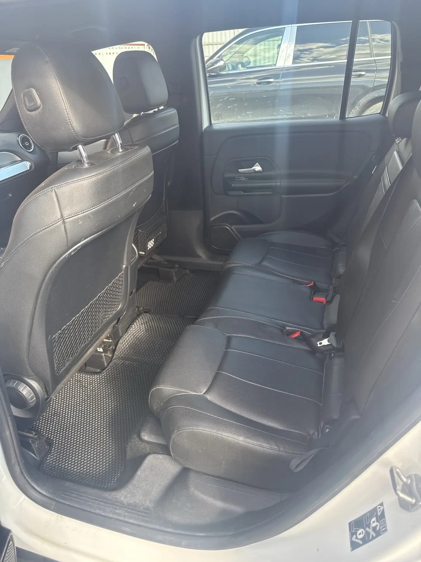 Mercedes-Benz GLB - 9