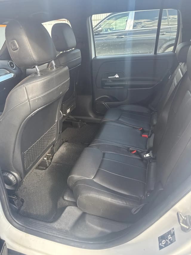Mercedes-Benz GLB - 9