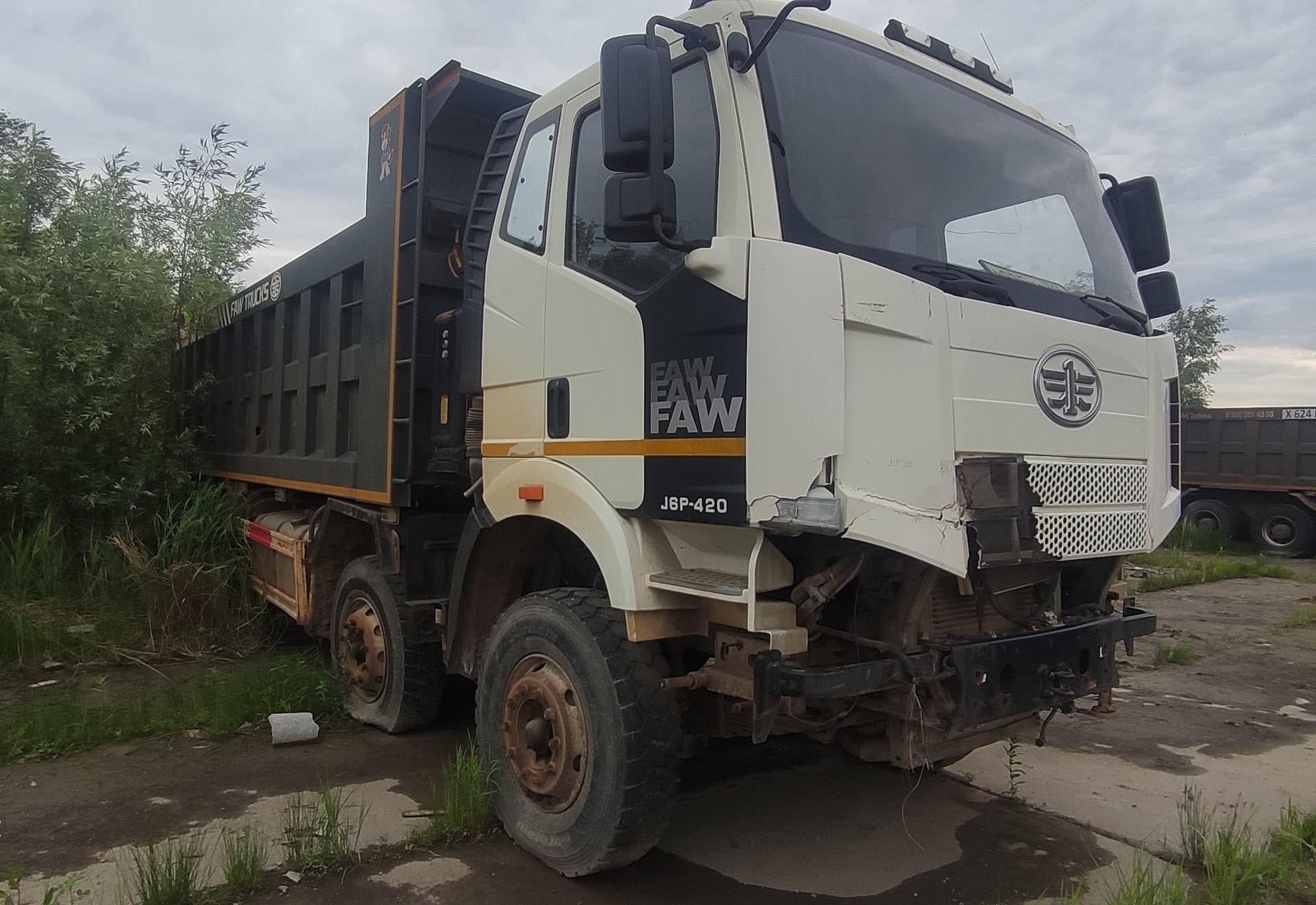 FAW J6 8x4 Самосвал - 2