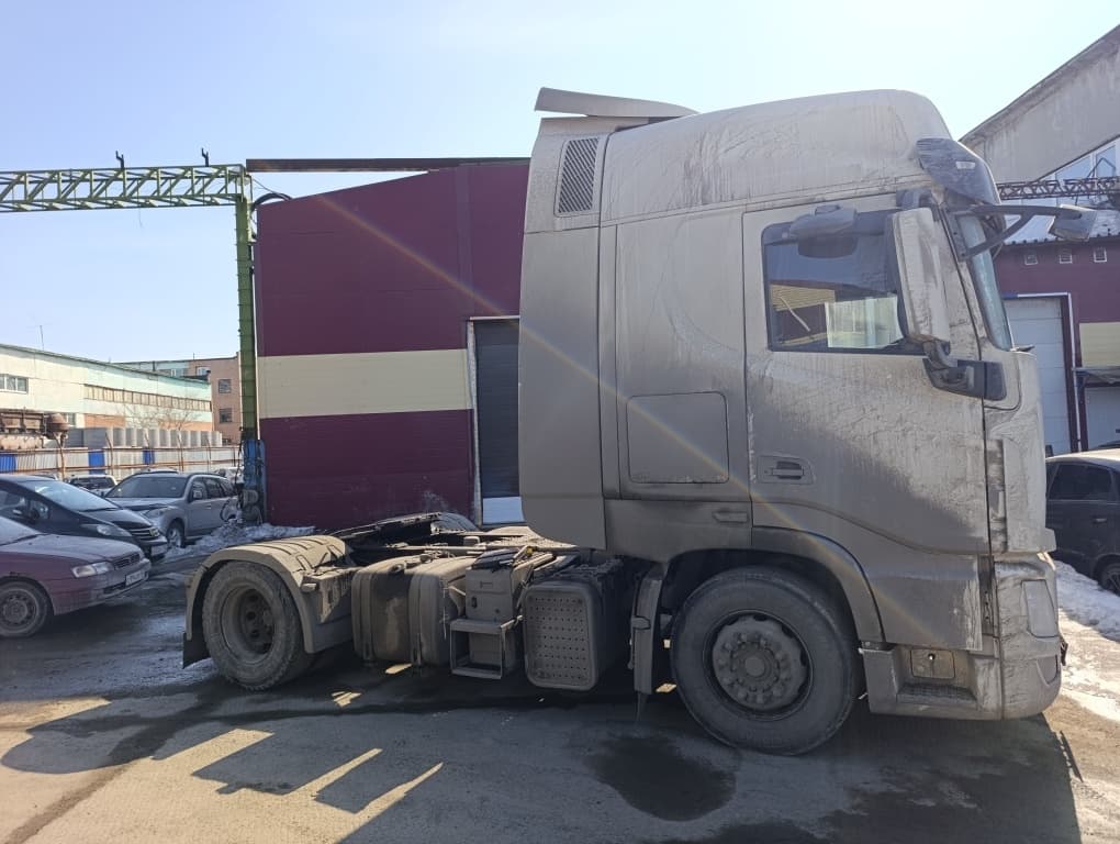 Dongfeng DFH 4x2 Седельный тягач - 2