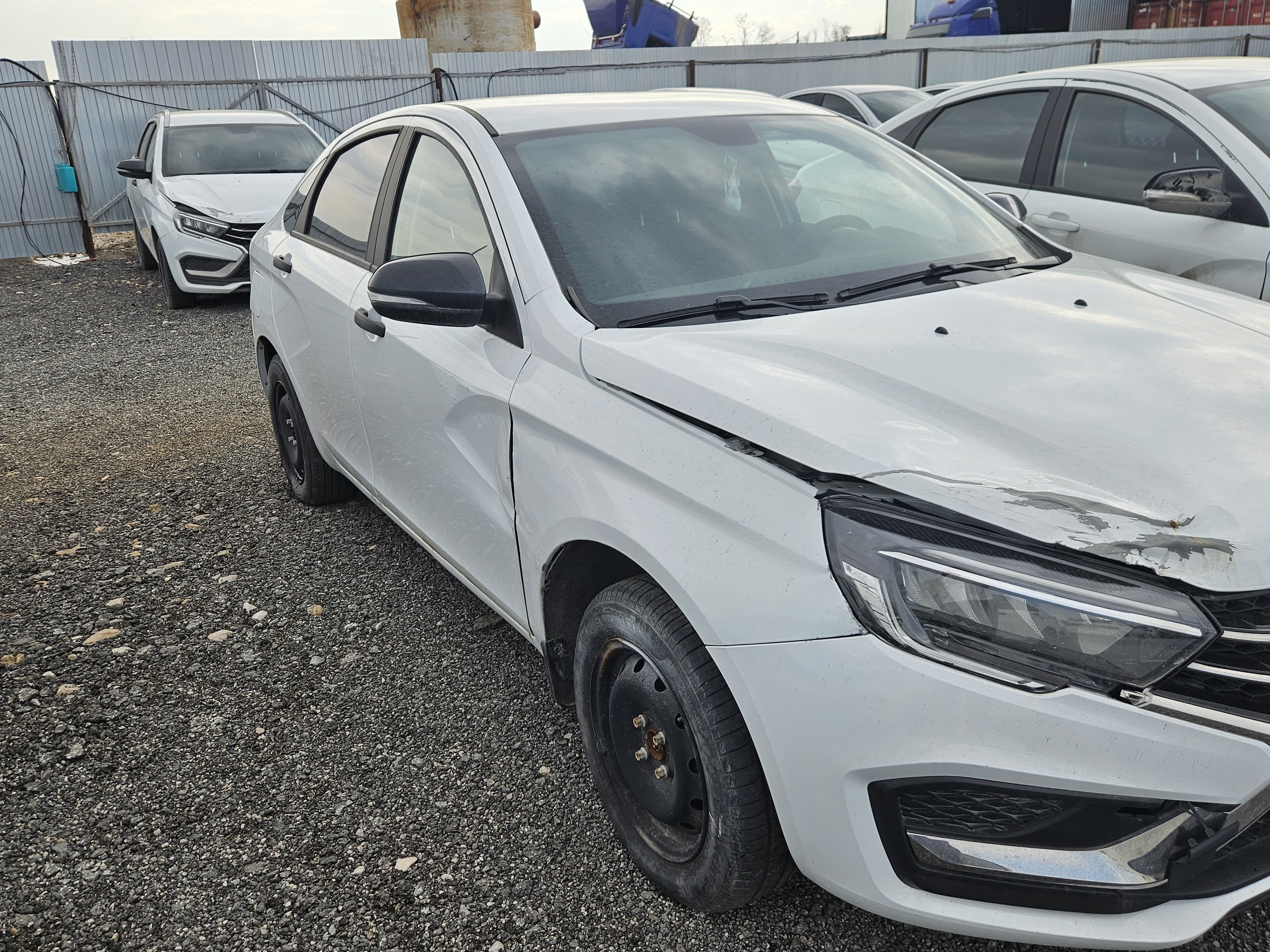 Lada Vesta седан - 4