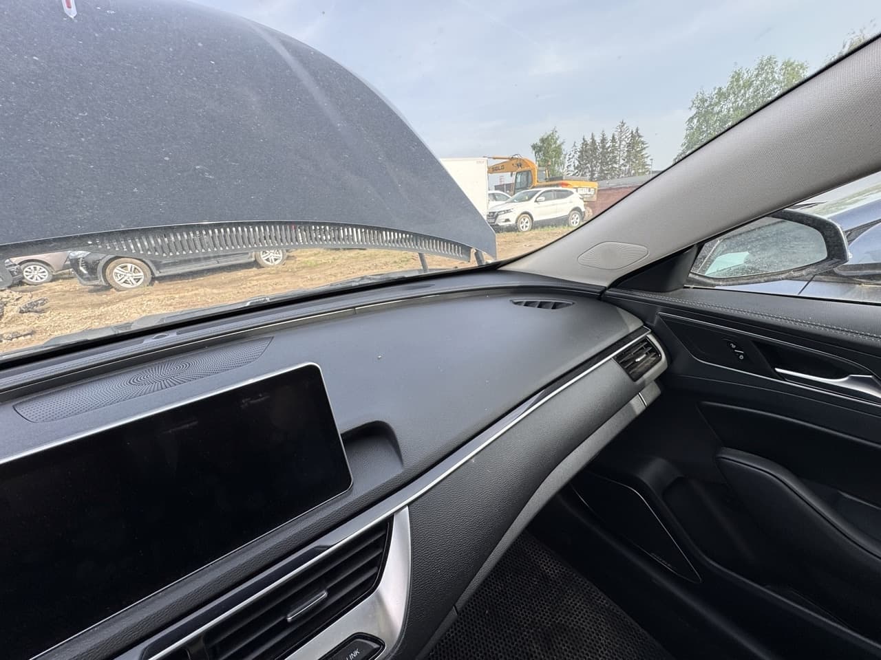 Hongqi H5 - 6
