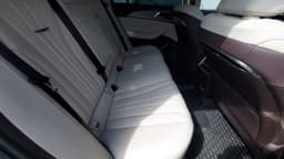 Hongqi H5 - 9