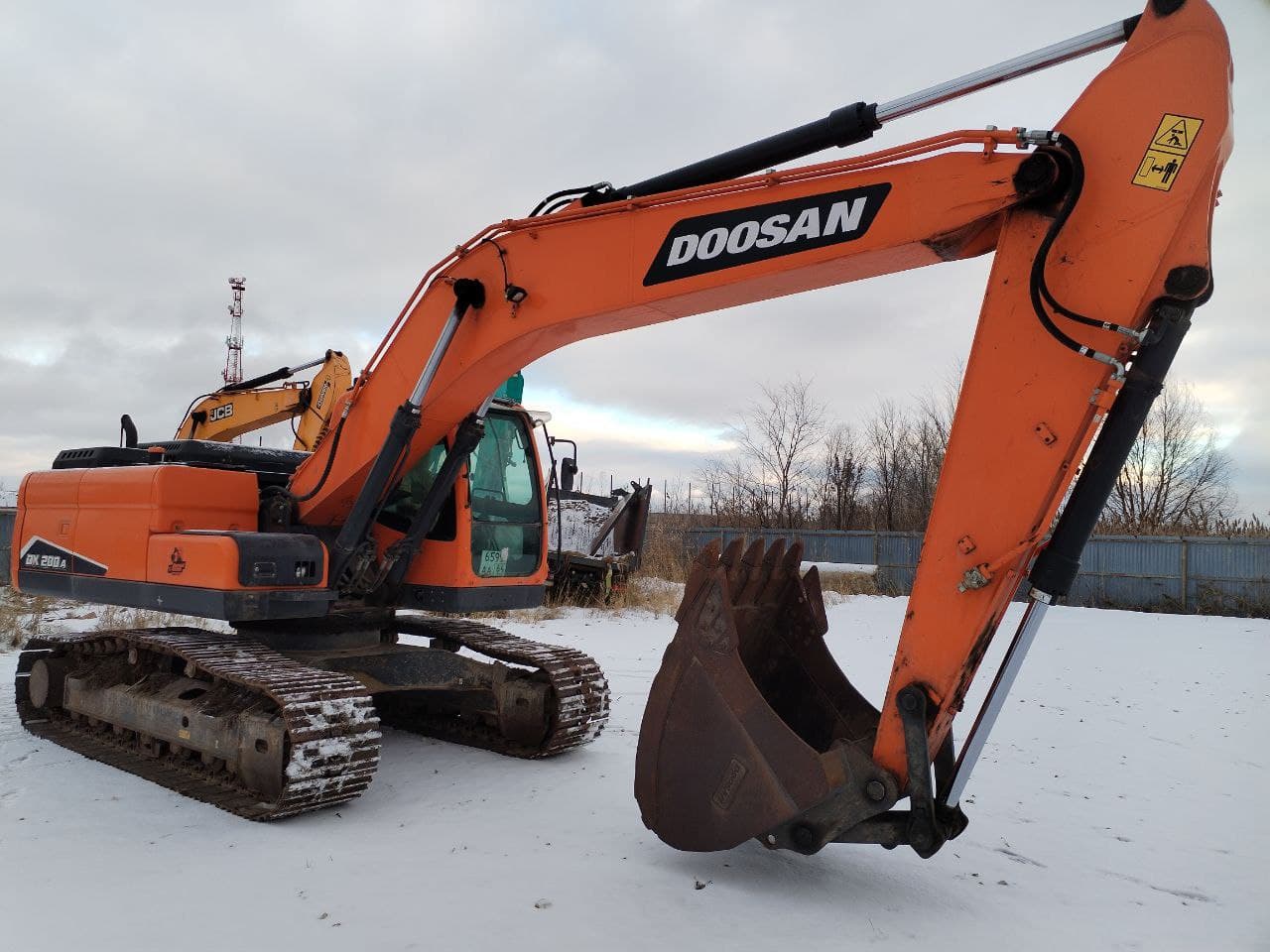 Doosan DX200 Экскаватор - 2