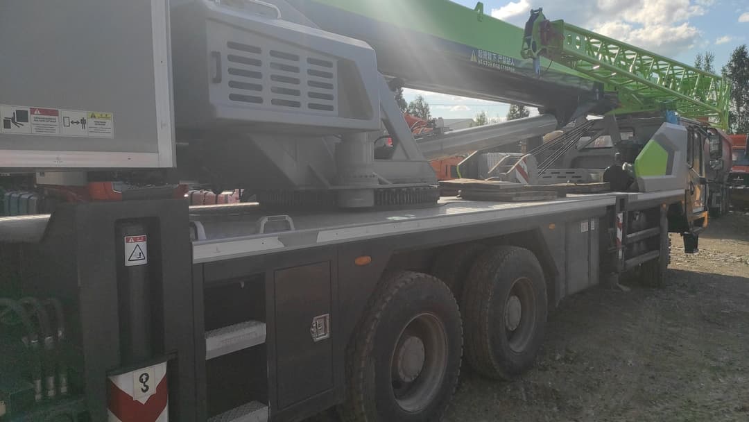 Zoomlion ZTC* 6x4 Автокран - 3