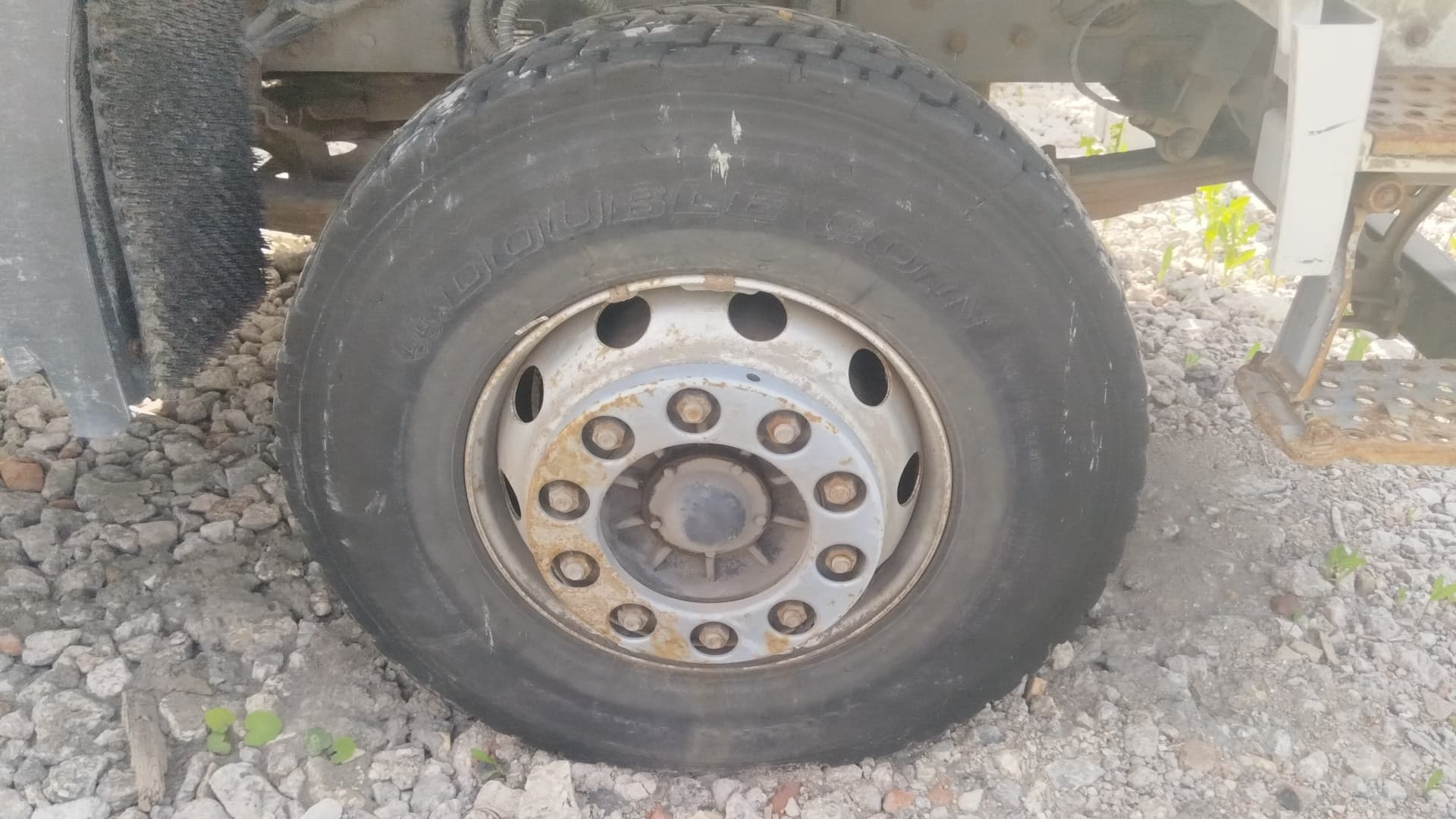 Айсин W0* на шасси FAW CA 3250 6X4 Бортовой с КМУ - 9