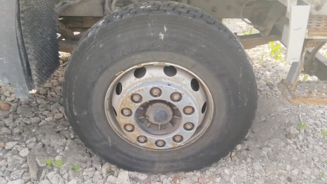 Айсин W0* на шасси FAW CA 3250 6X4 Бортовой с КМУ - 9