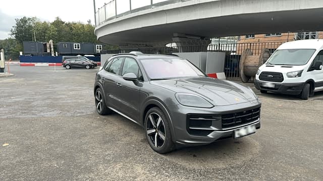 Porsche Cayenne - 2