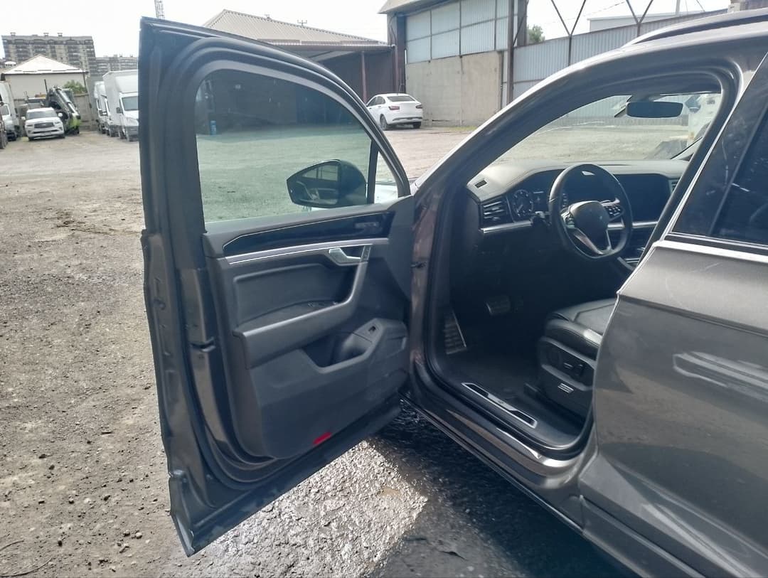 Volkswagen Touareg - 8