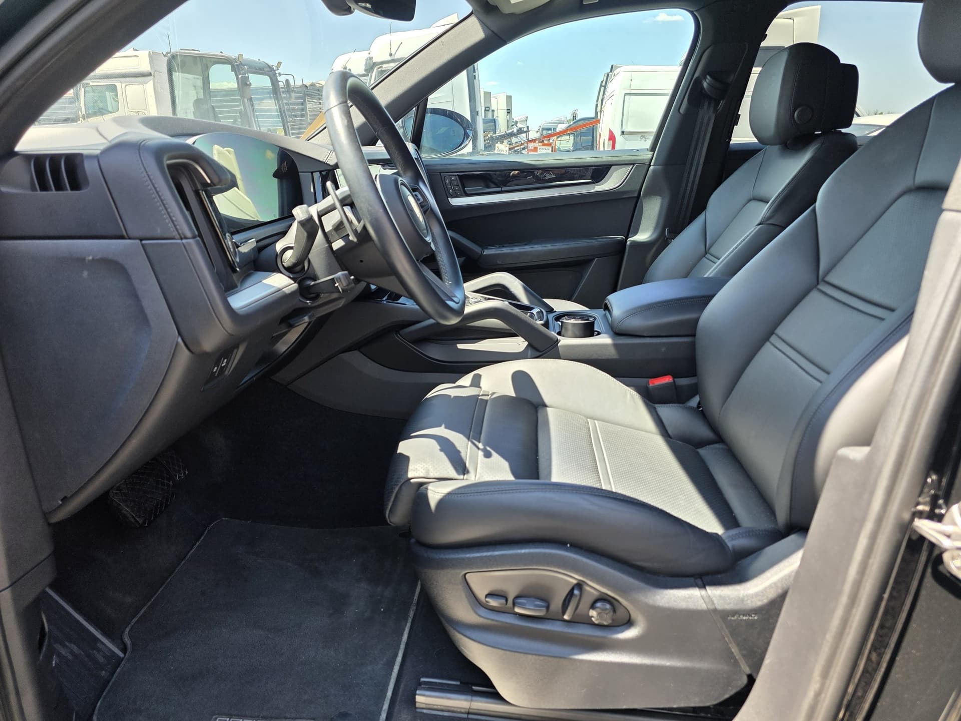 Porsche Cayenne - 6