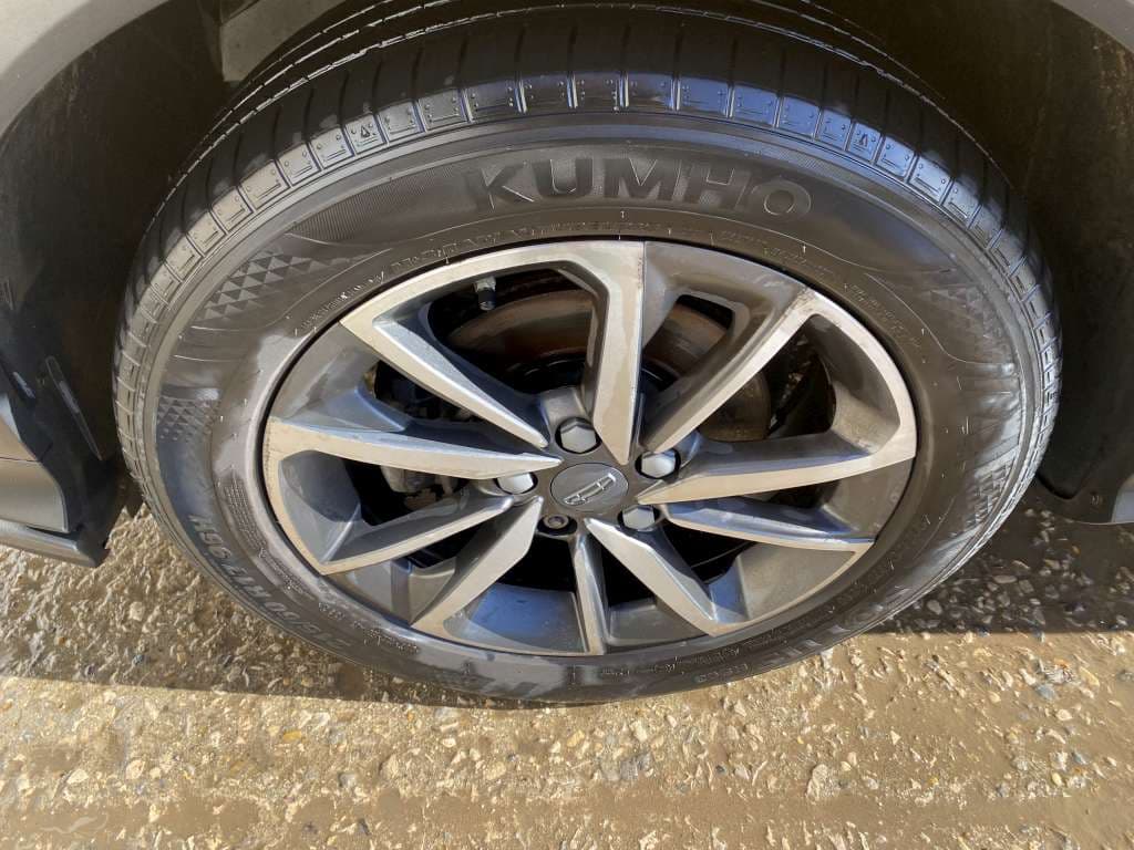 Geely Coolray - 10
