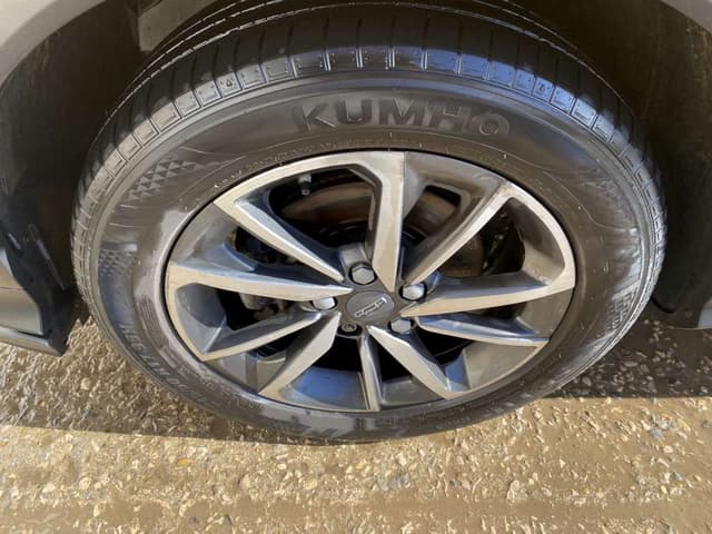 Geely Coolray - 10