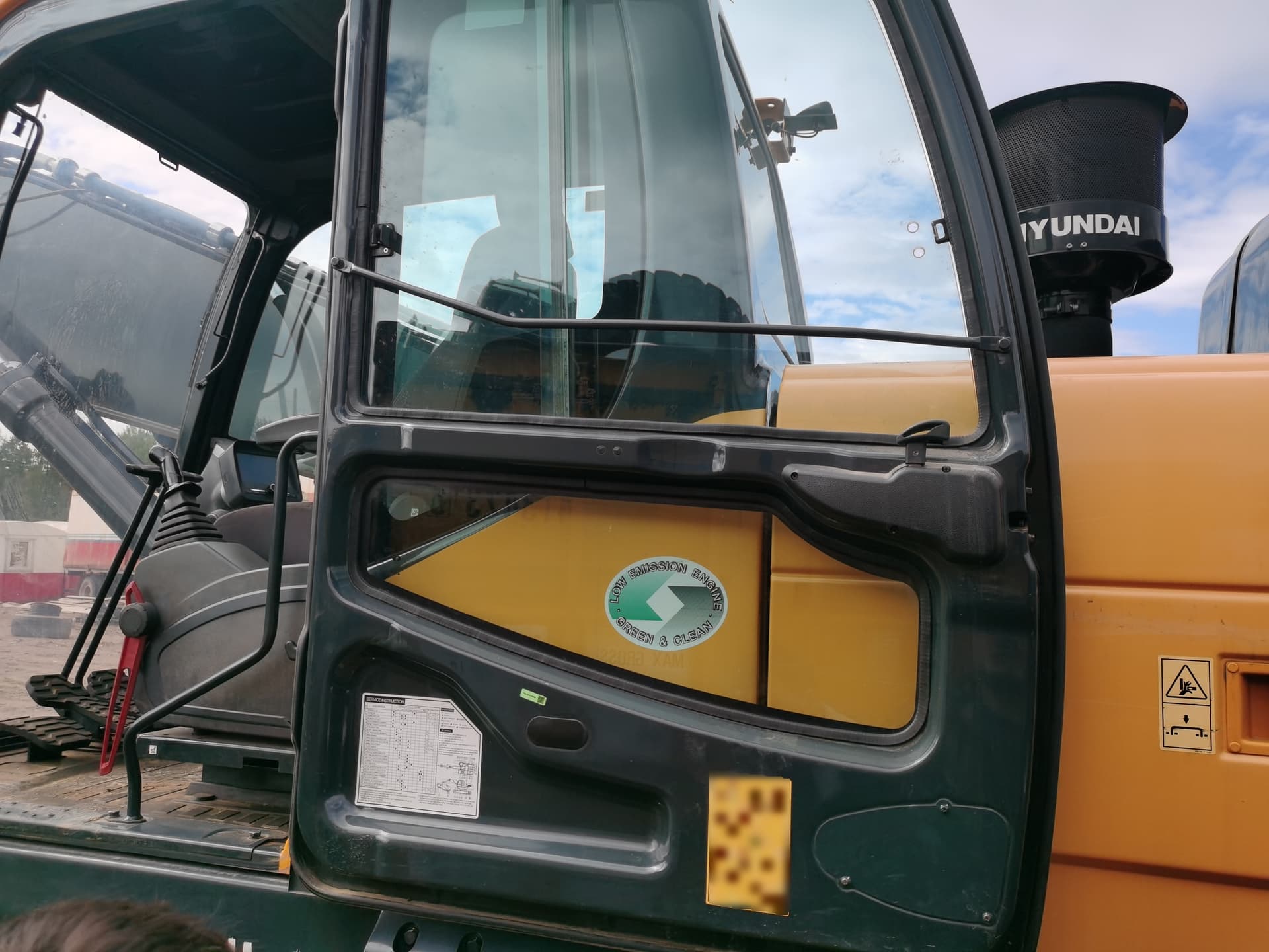 Hyundai R350 Экскаватор - 6