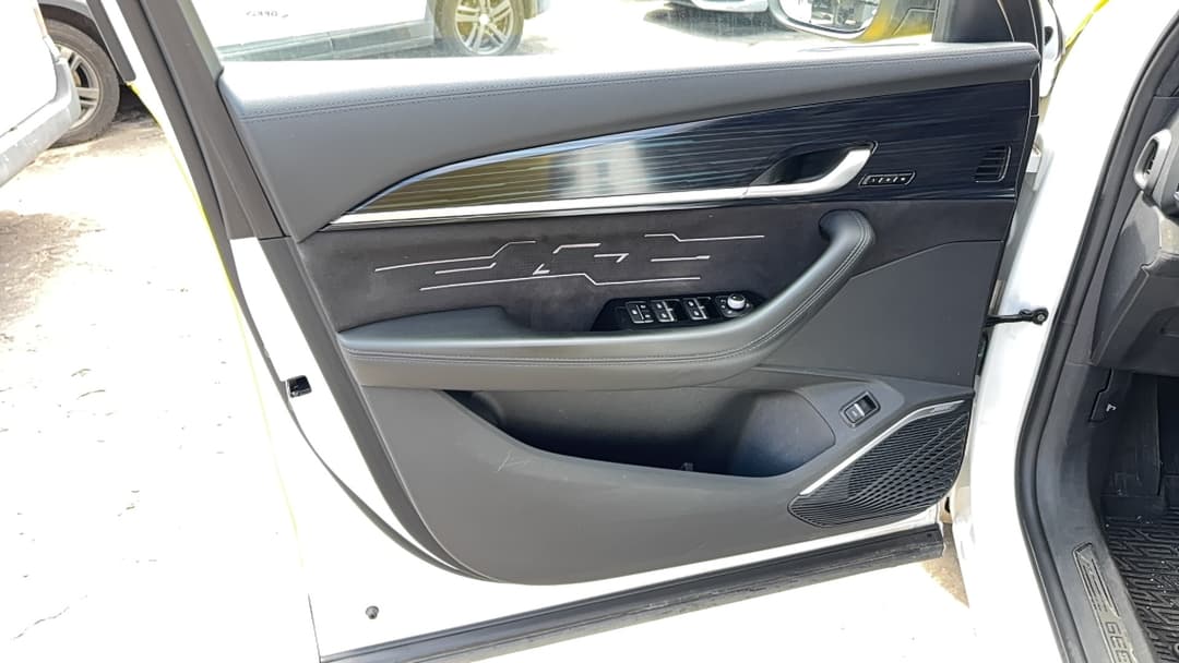 Geely Monjaro - 8