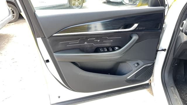 Geely Monjaro - 8