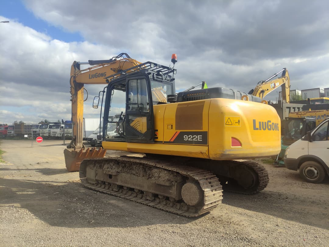 Liugong CLG922 Экскаватор - 4