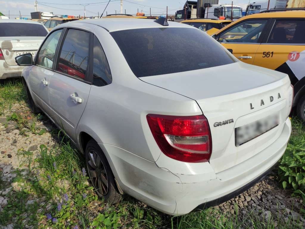 Lada Granta седан - 4