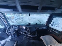 FAW J7 4x2 Седельный тягач - 5