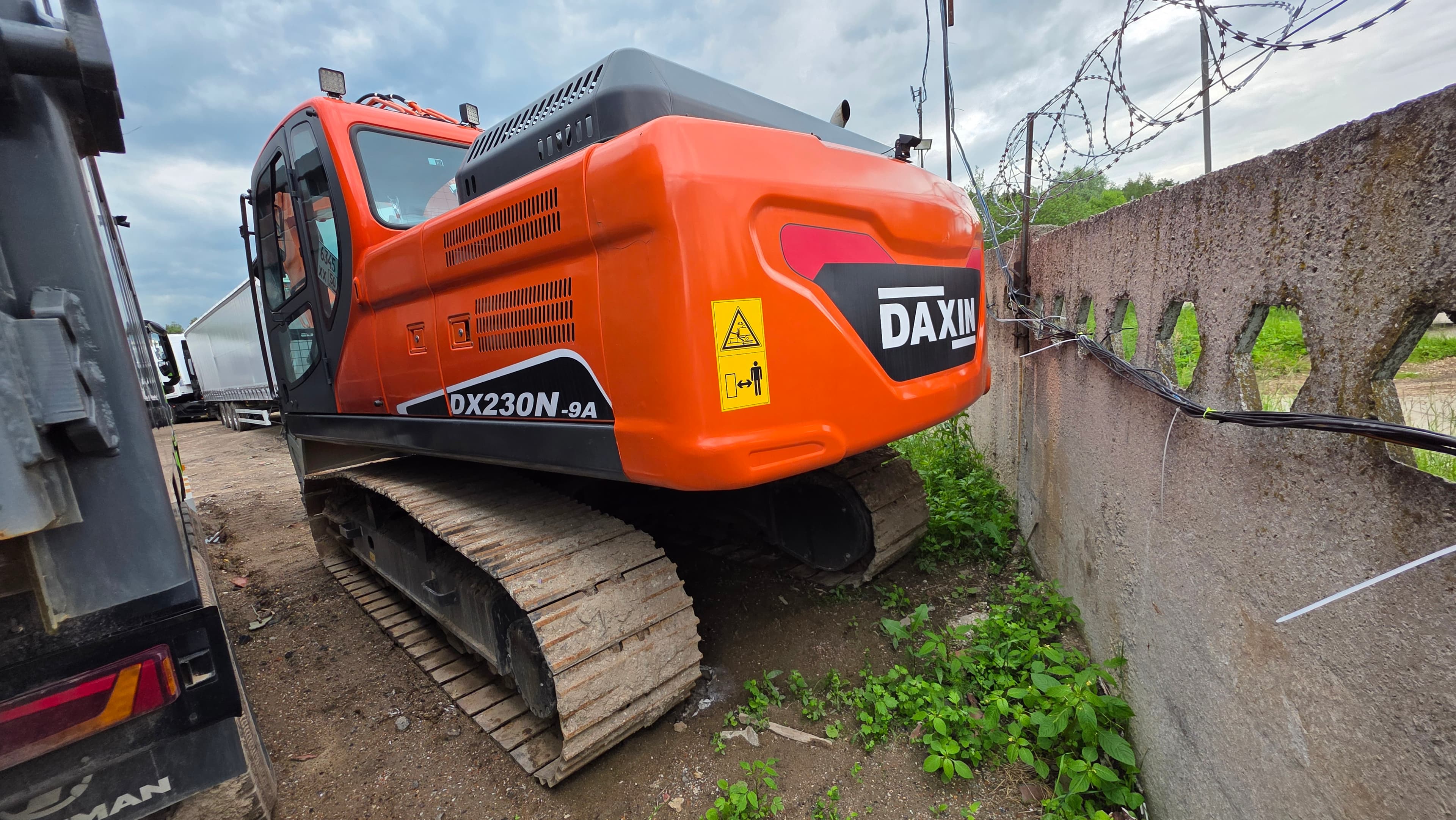 Daxin DX230* Экскаватор - 4