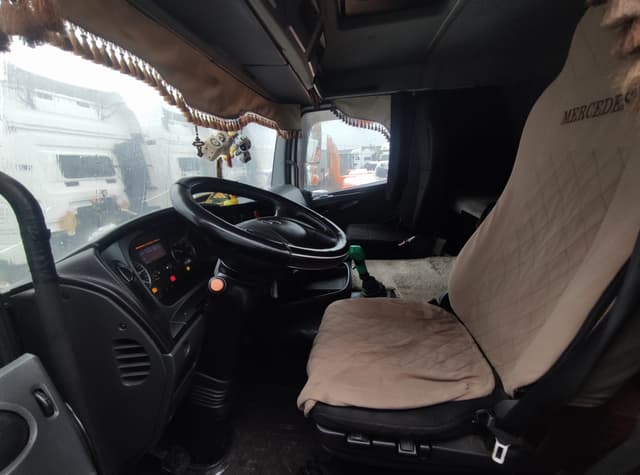 Mercedes-Benz Axor 4x2 Седельный тягач - 6
