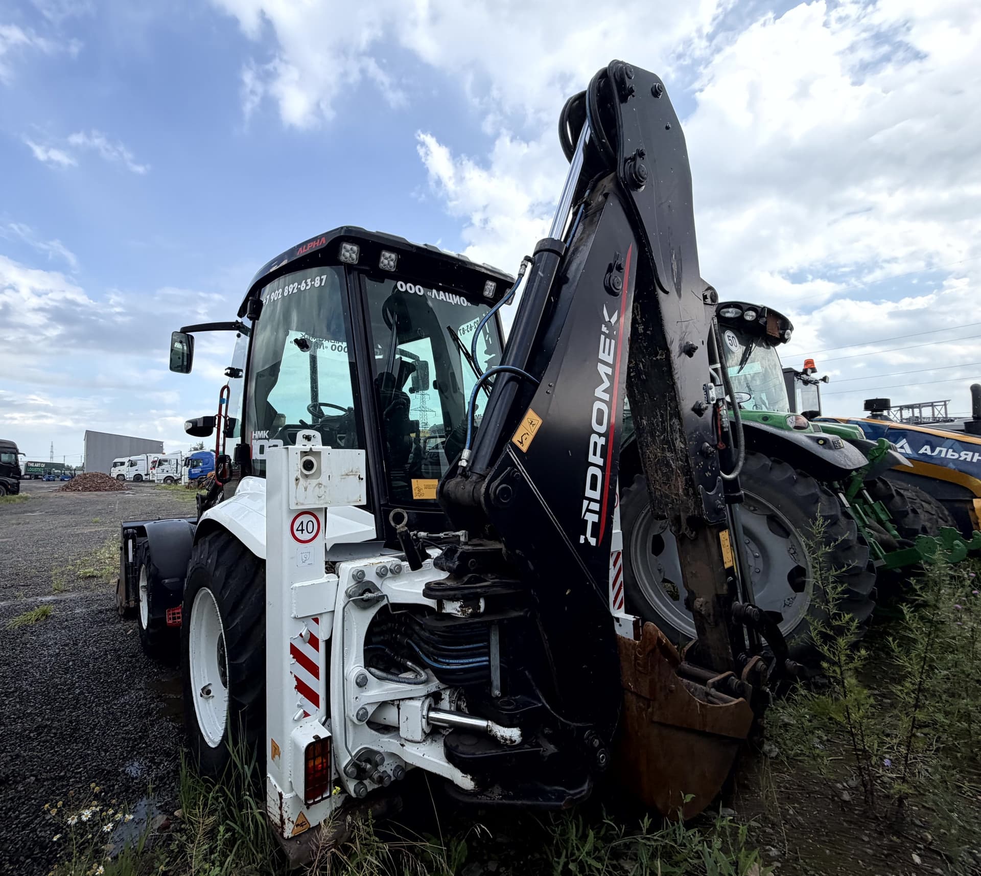 Hidromek HMK* Экскаватор-погрузчик - 3