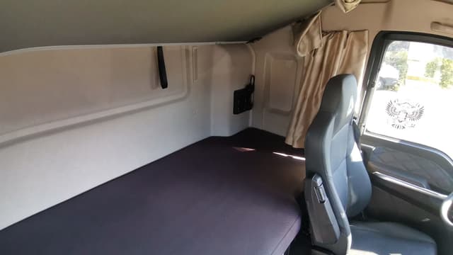 Sitrak C7H 4x2 Седельный тягач - 9