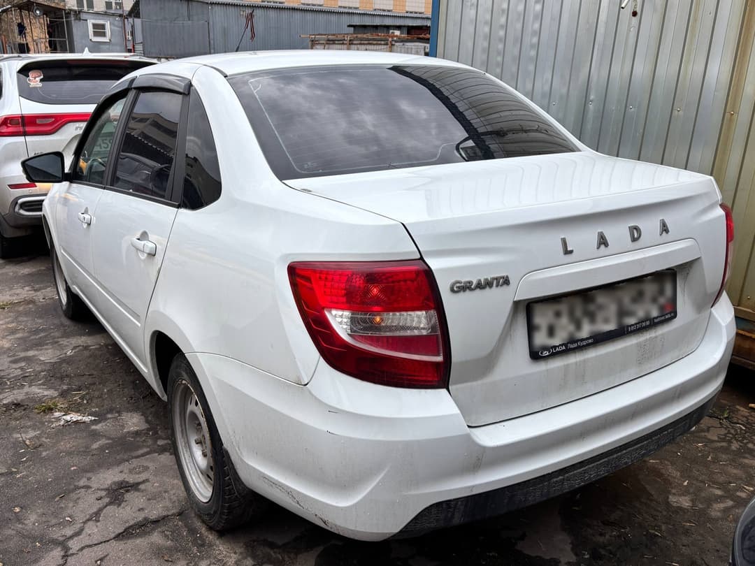Lada Granta седан - 4