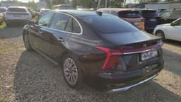 Hongqi H5 - 4