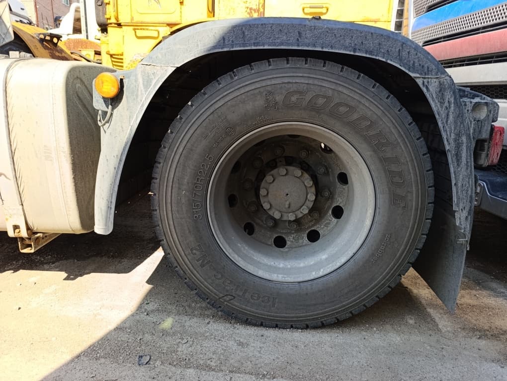 Chenglong LZ4181* 4x2 Седельный тягач - 6