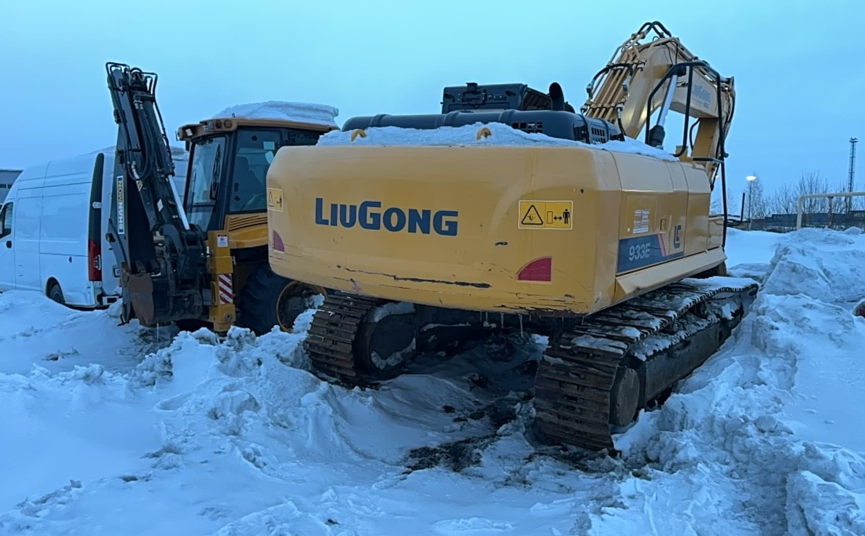 Liugong CLG933 Экскаватор - 3