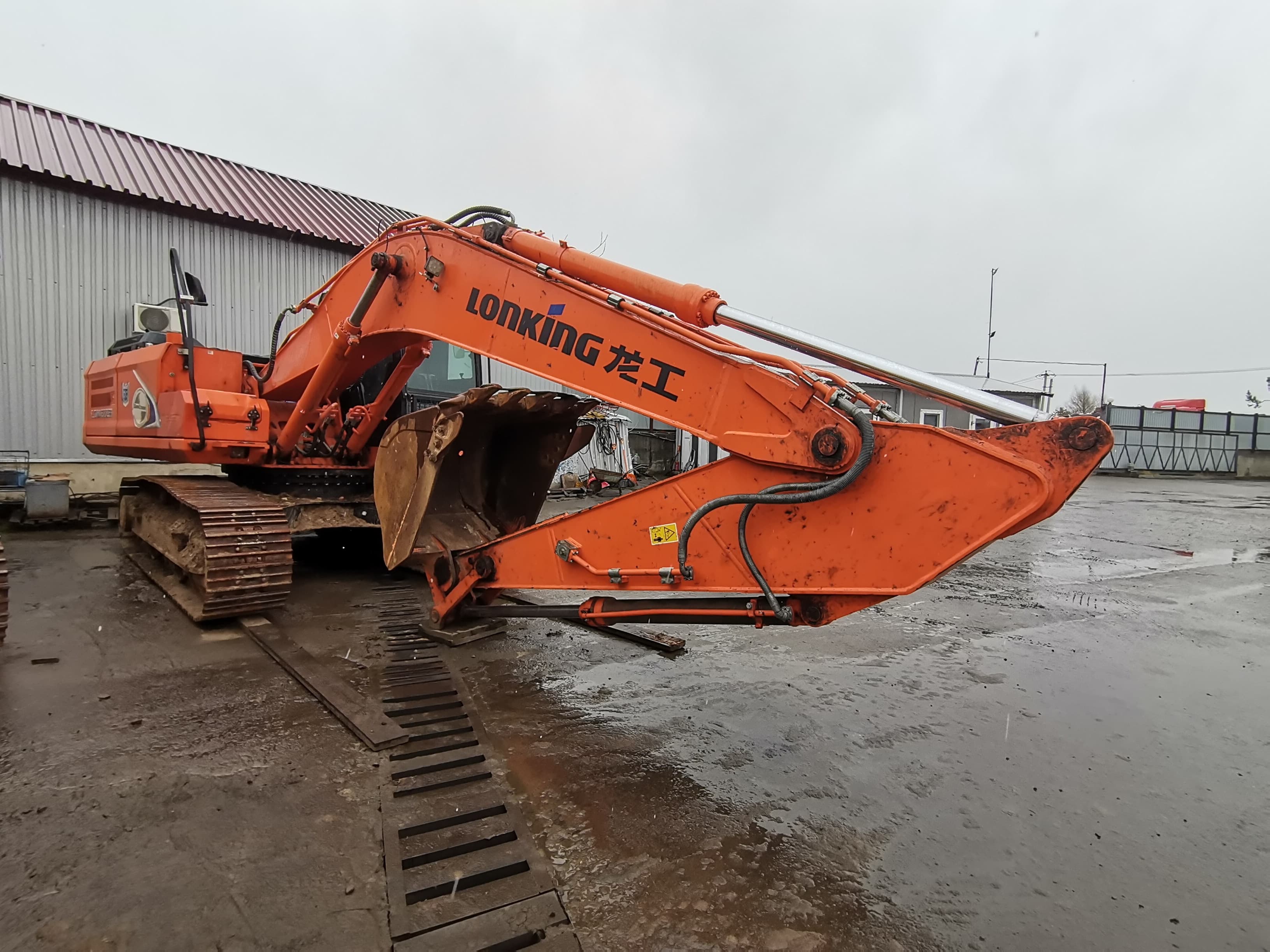 Lonking CDM6225 Экскаватор - 2