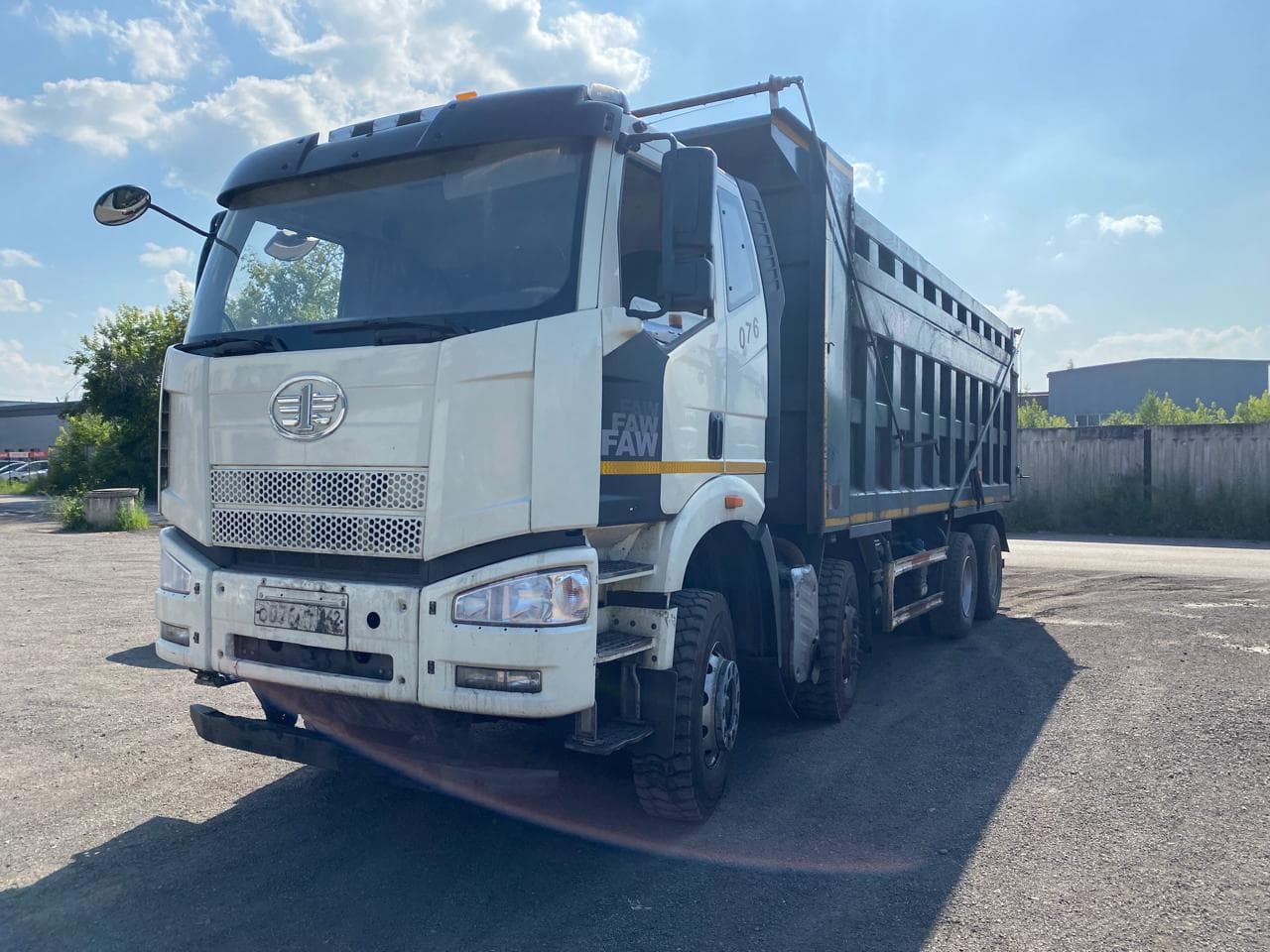 FAW J6 8x4 Самосвал - 1