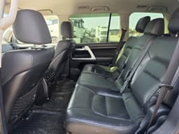Toyota Land Cruiser 200 - 9