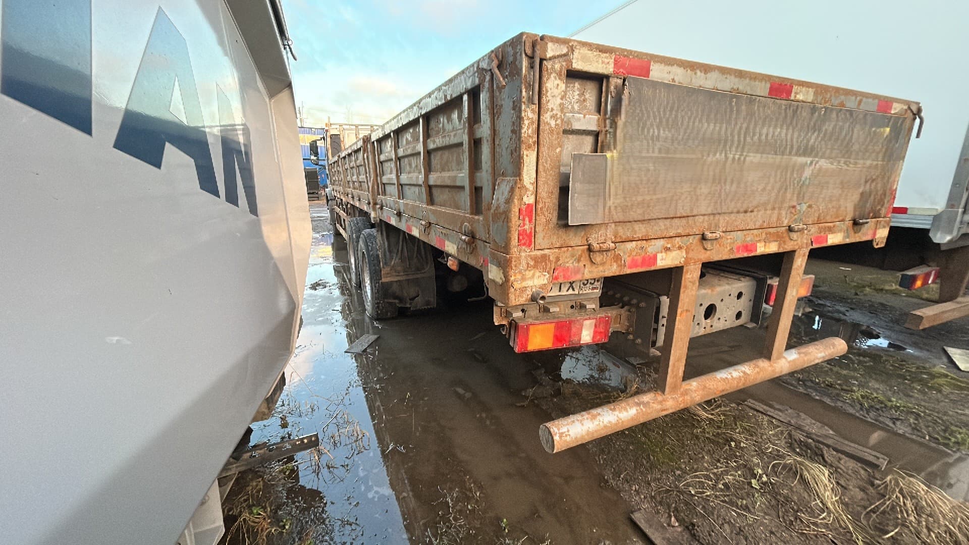 Howo T5G 6x4 Бортовой с КМУ - 4