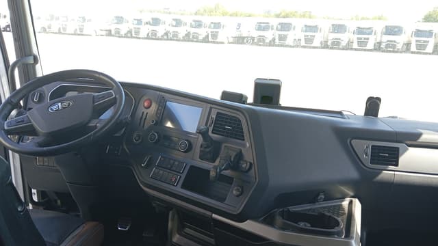 FAW J7 4x2 Седельный тягач - 5