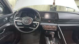 Hyundai Elantra - 5