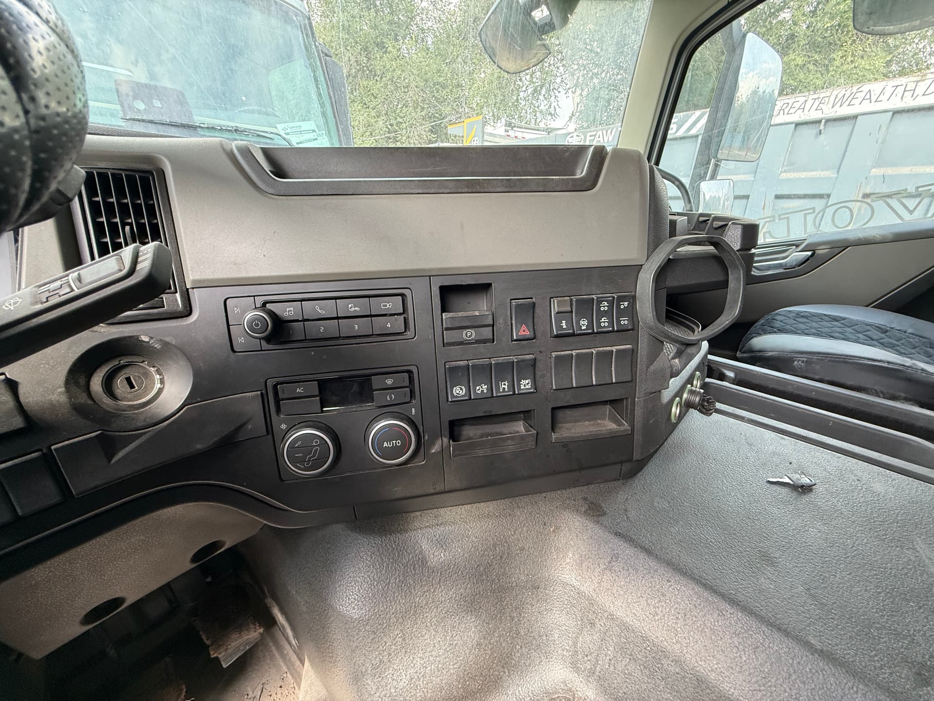 Volvo FM 6x4 Седельный тягач - 5