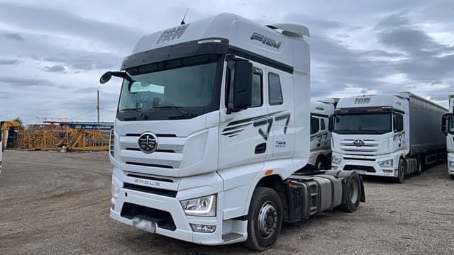 FAW J7 4x2 Седельный тягач - 1