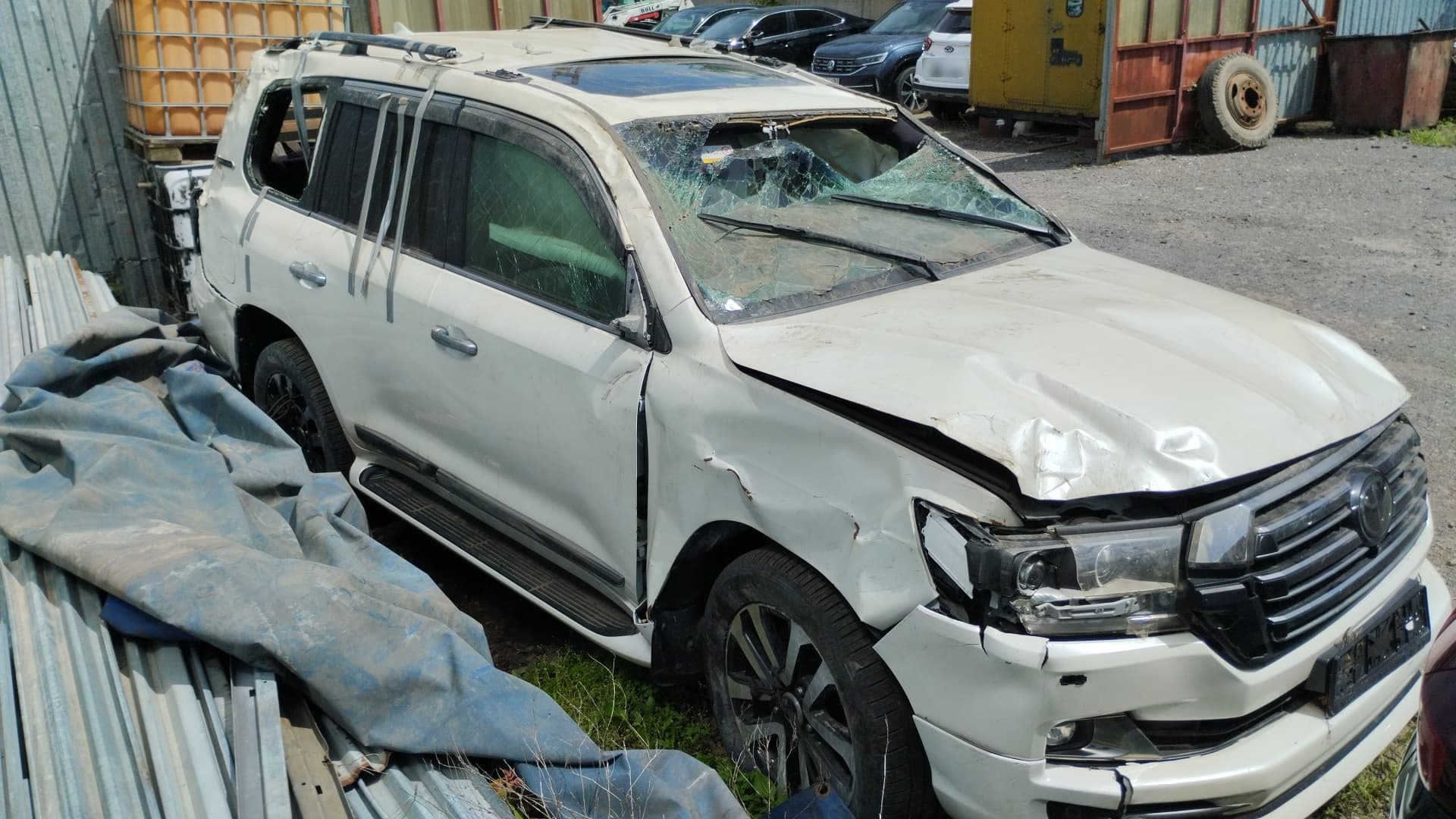 Toyota Land Cruiser 200 - 2