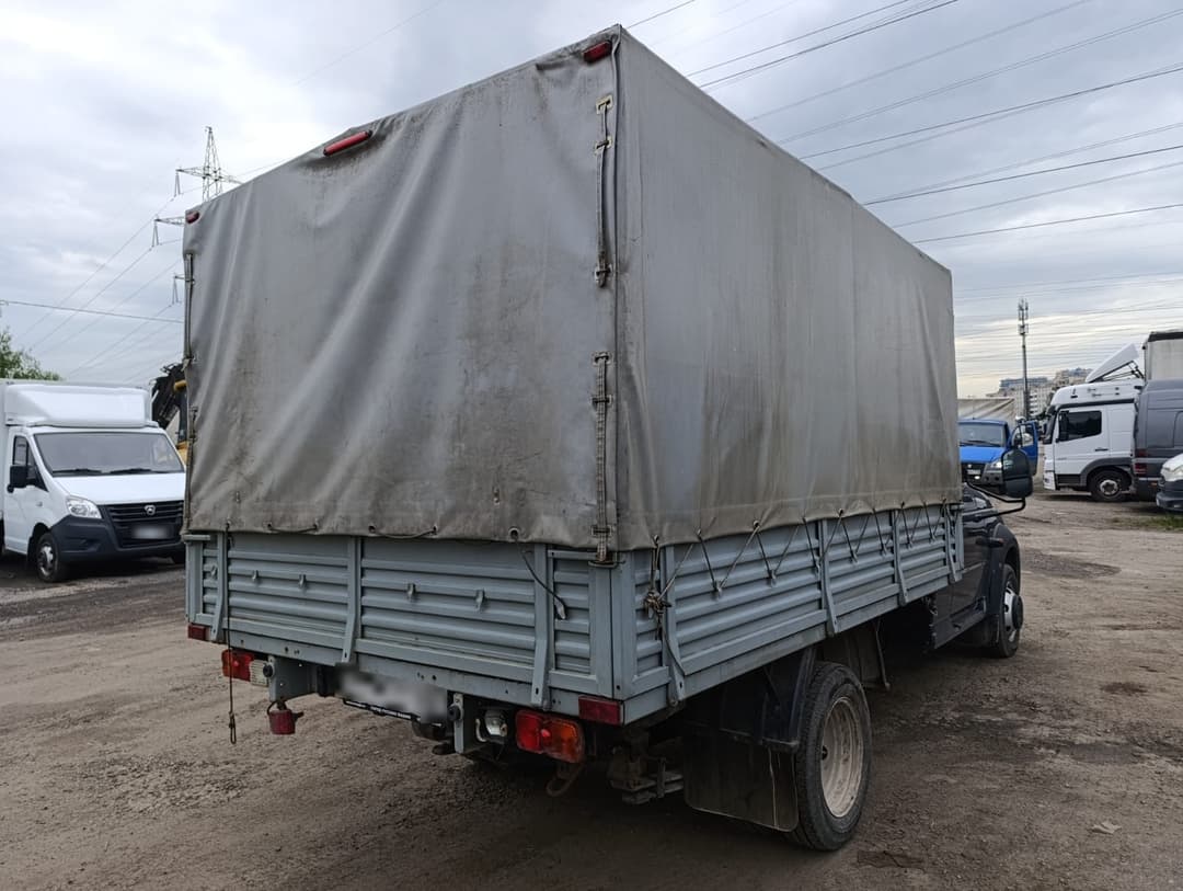 UAZ Profi - 3